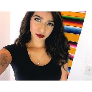 Meet your Posher, Loribeth